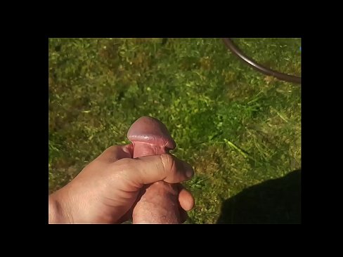 ❤️ A boazona fica com a rata rosa fodida e ejacula com um esguicho num jardim de Verão ❤️ Porno em nós pt.rassadakubani.ru ❤
